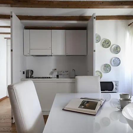Italianway-corso Monforte Apartamento Milão